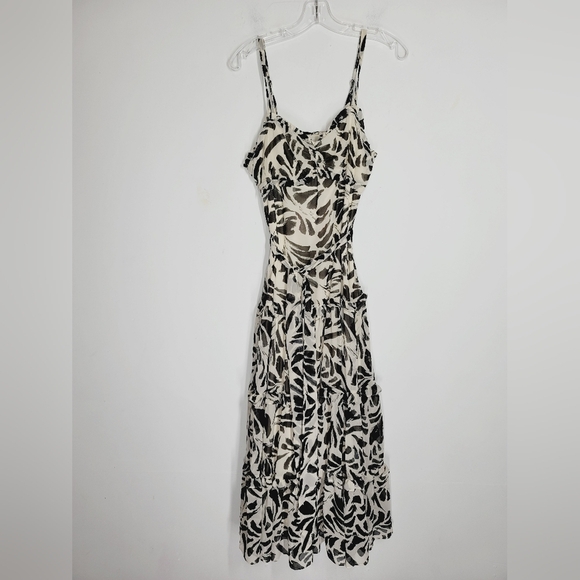 NWT Alexis Black and Cream Leaf Print Midi Dress, Size Medium - Picture 1 of 6